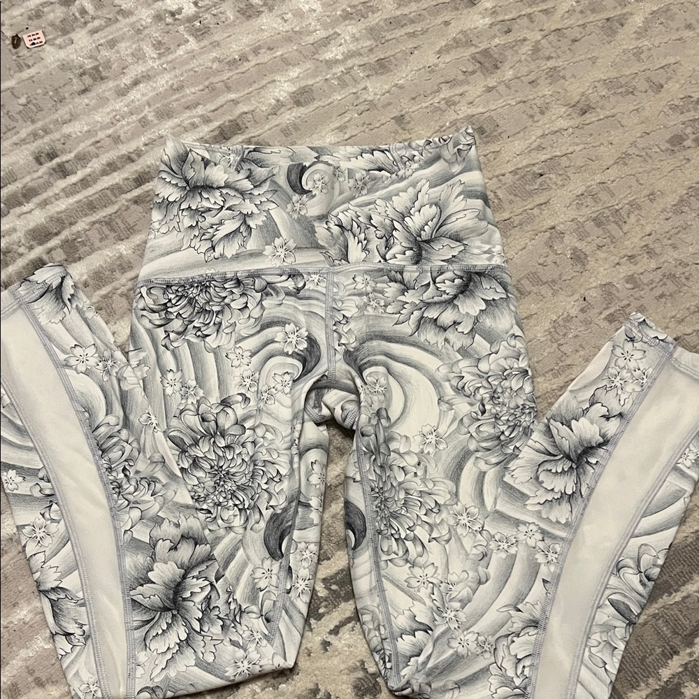 Lululemon Athletica Gray Floral Leggings